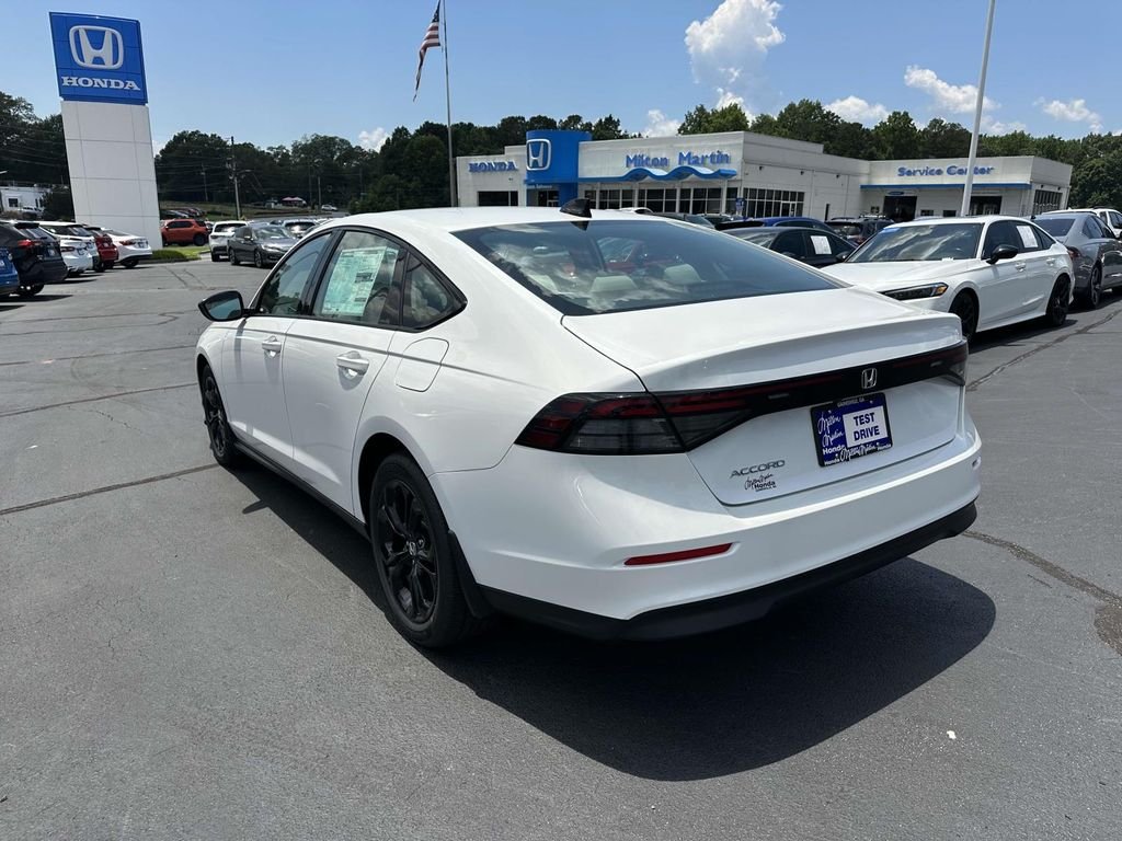 2025 Honda Accord SE - Photo 24