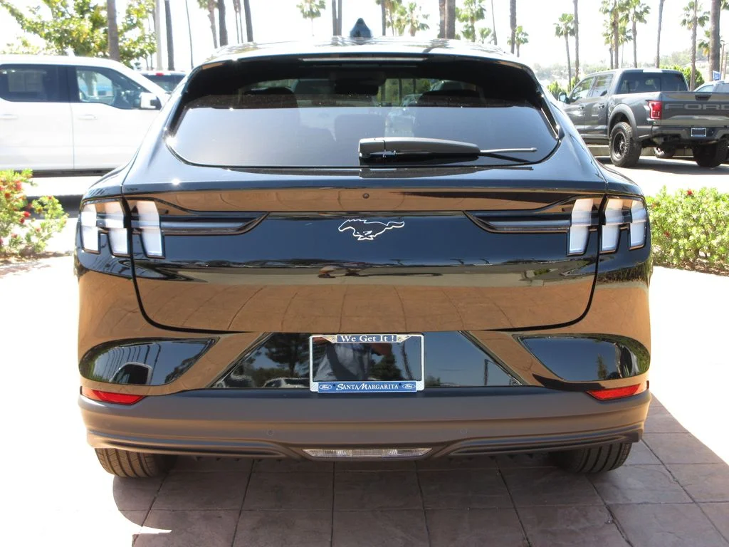 New 2026 Shadow Black Ford Select image 3