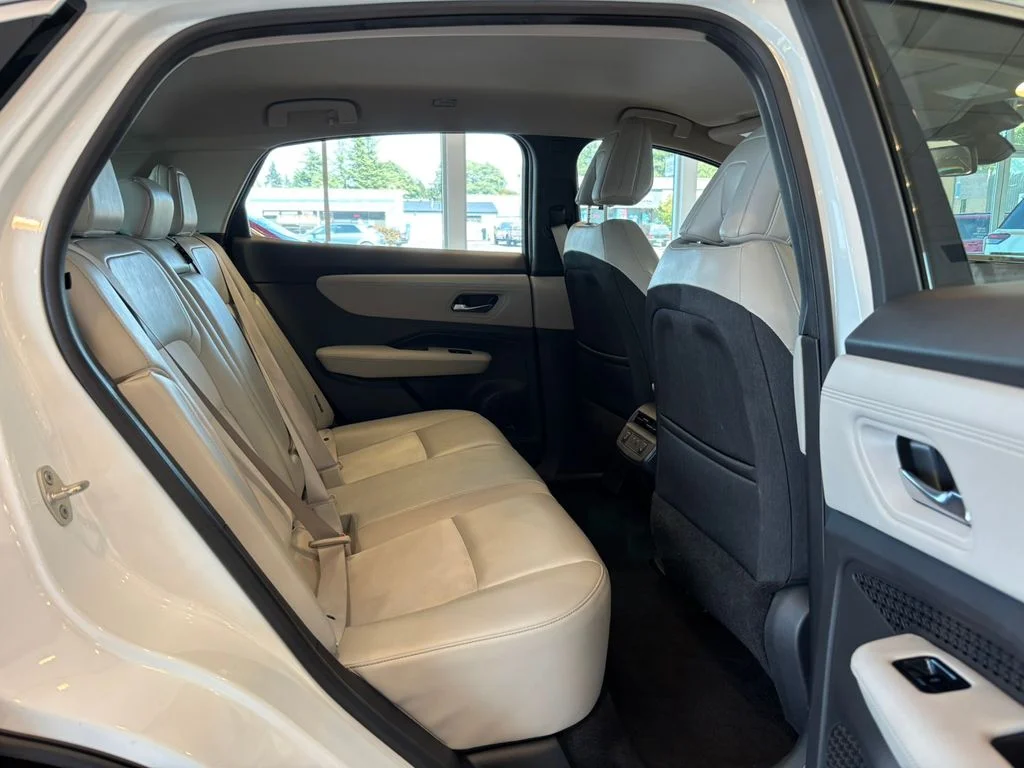 Certified Used 2024 White Nissan ENGAGE image 27