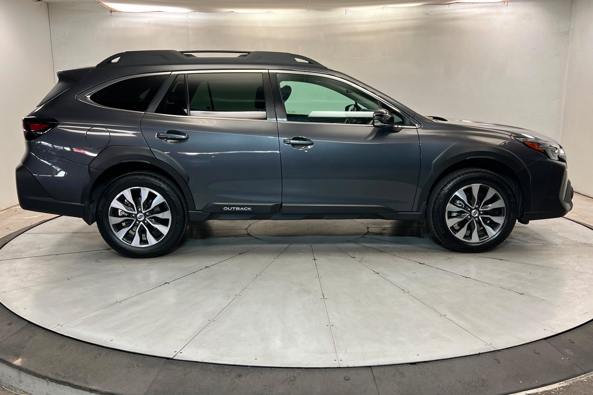 2023 Subaru Outback Limited - Photo 7