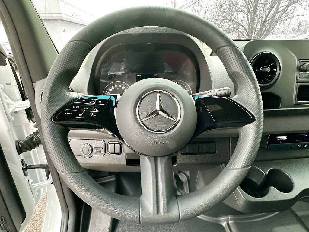 Used 2025 White Mercedes-Benz Cargo 144 WB image 9