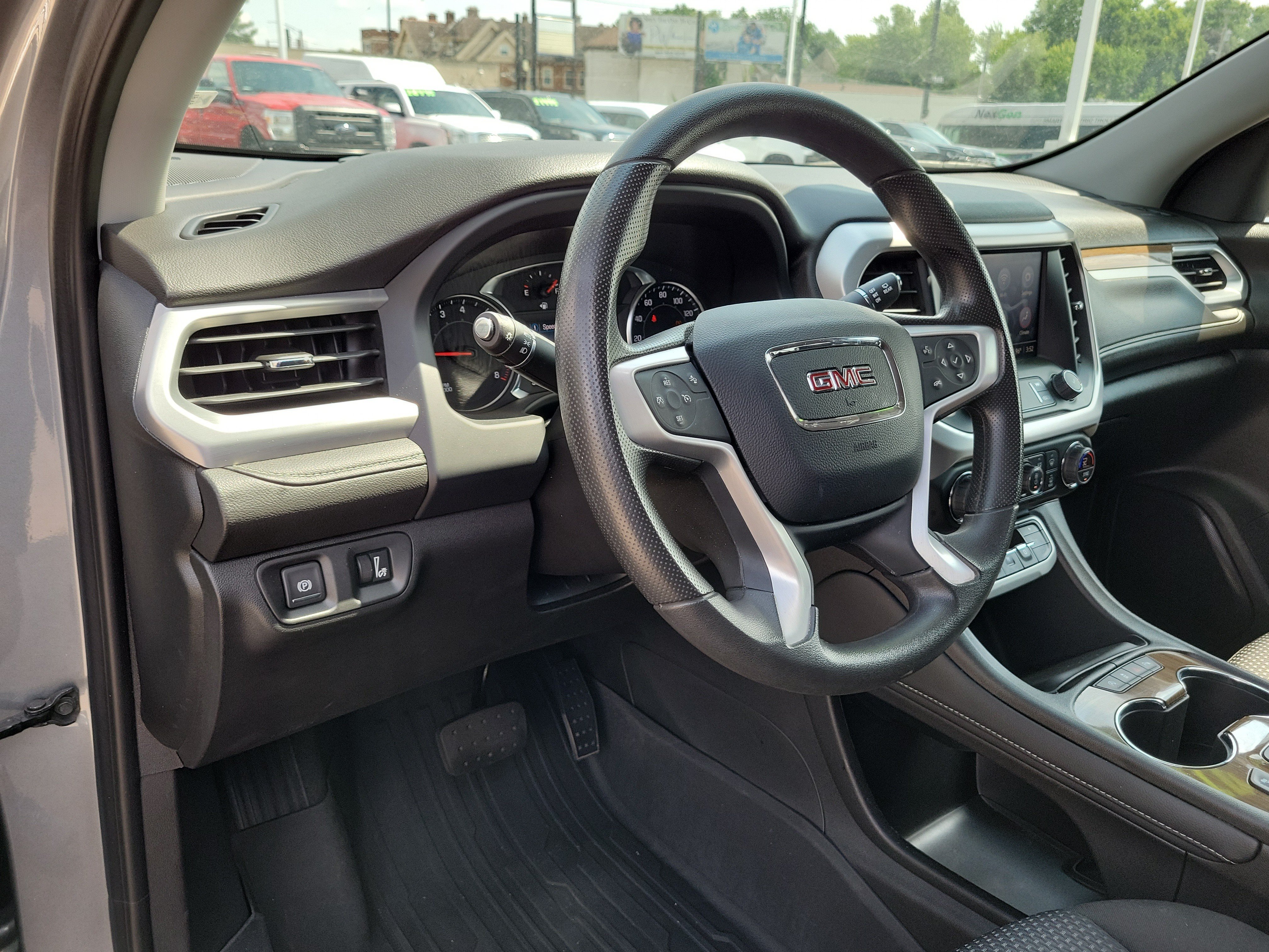 Used 2023 Sterling Metallic GMC SLE image 19