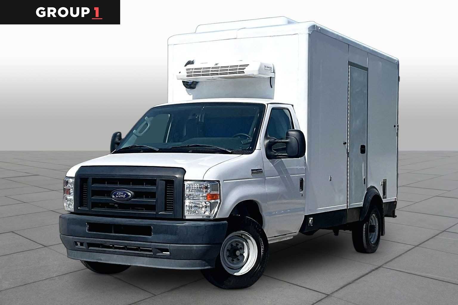 Pre-Owned 2023 Ford E-Series Cutaway