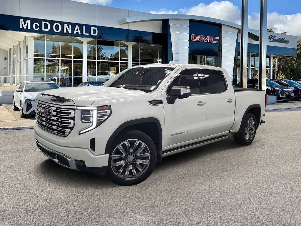 2023 GMC Sierra 4WD Crew Cab Short Box Denali's photo