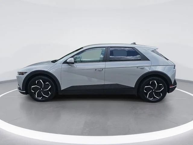 Used 2023 Gray Hyundai SEL image 2