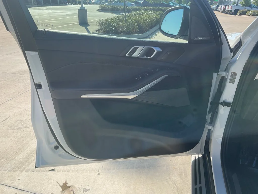 Used 2026 White BMW sDrive40i image 11