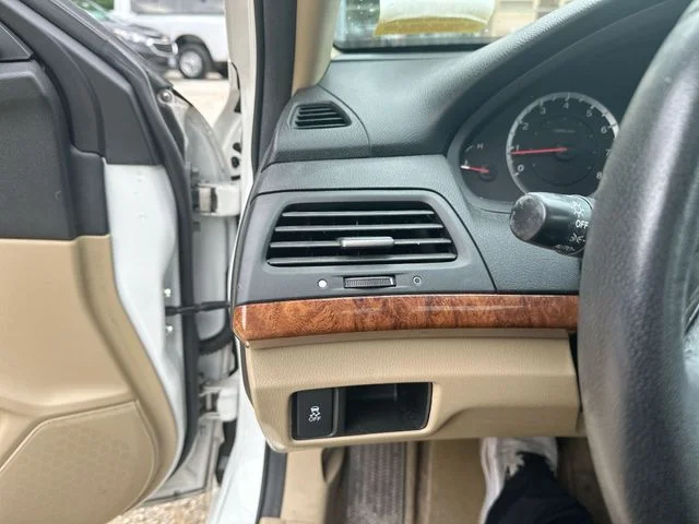 Used 2012  Honda EX-L image 19