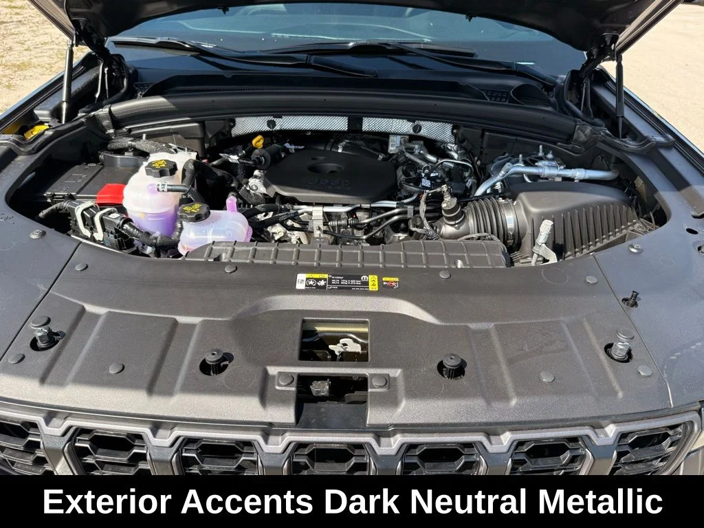 New 2026 Baltic Gray Metallic Clear-Coat Exterior Paint Jeep Laredo Altitude image 33