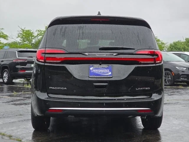 New 2027 Diamond Black Crystal Pearlcoat Chrysler Limited image 28