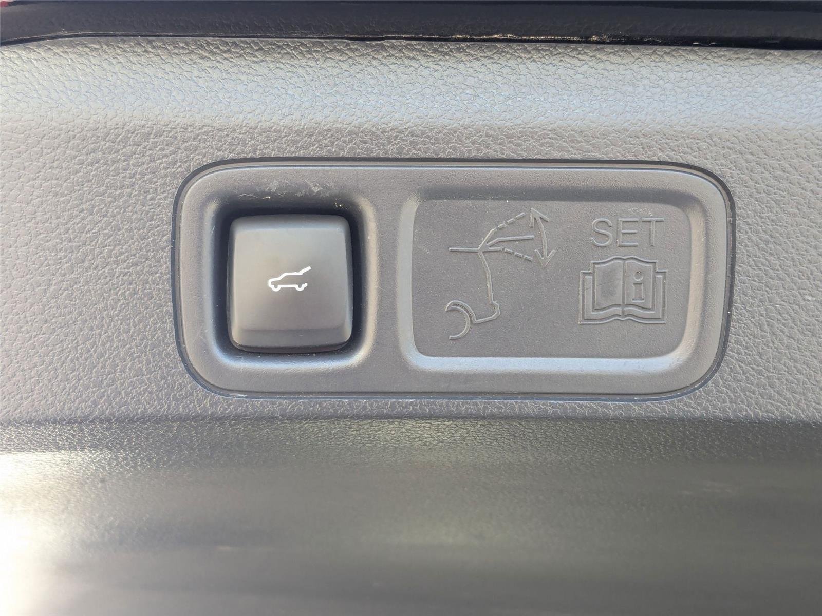Used 2024 Agate Black Metallic Ford XLT image 36