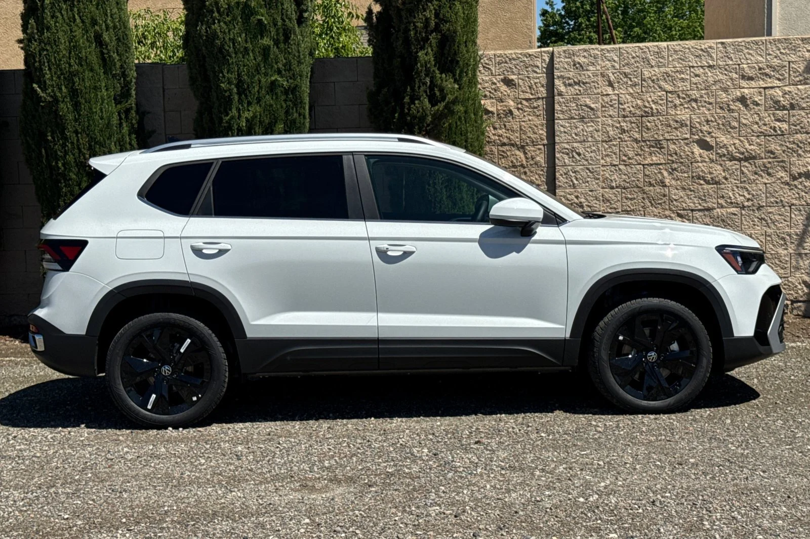 New 2026 Pure White Volkswagen SE image 3