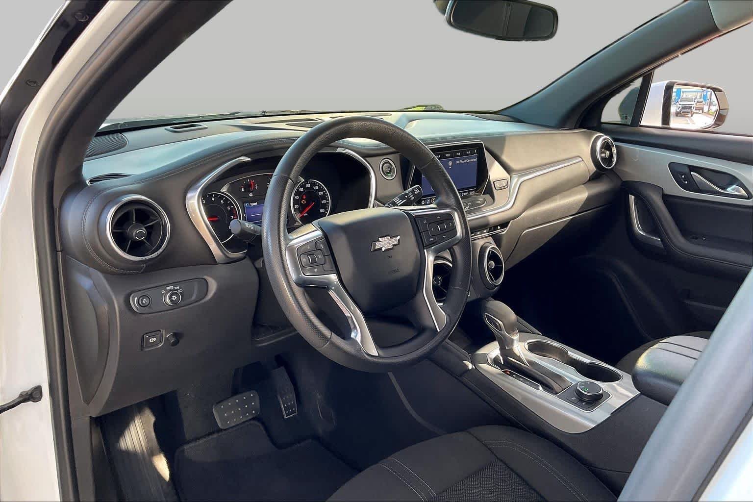 Used 2021 SUMMIT WHITE Chevrolet LT image 16