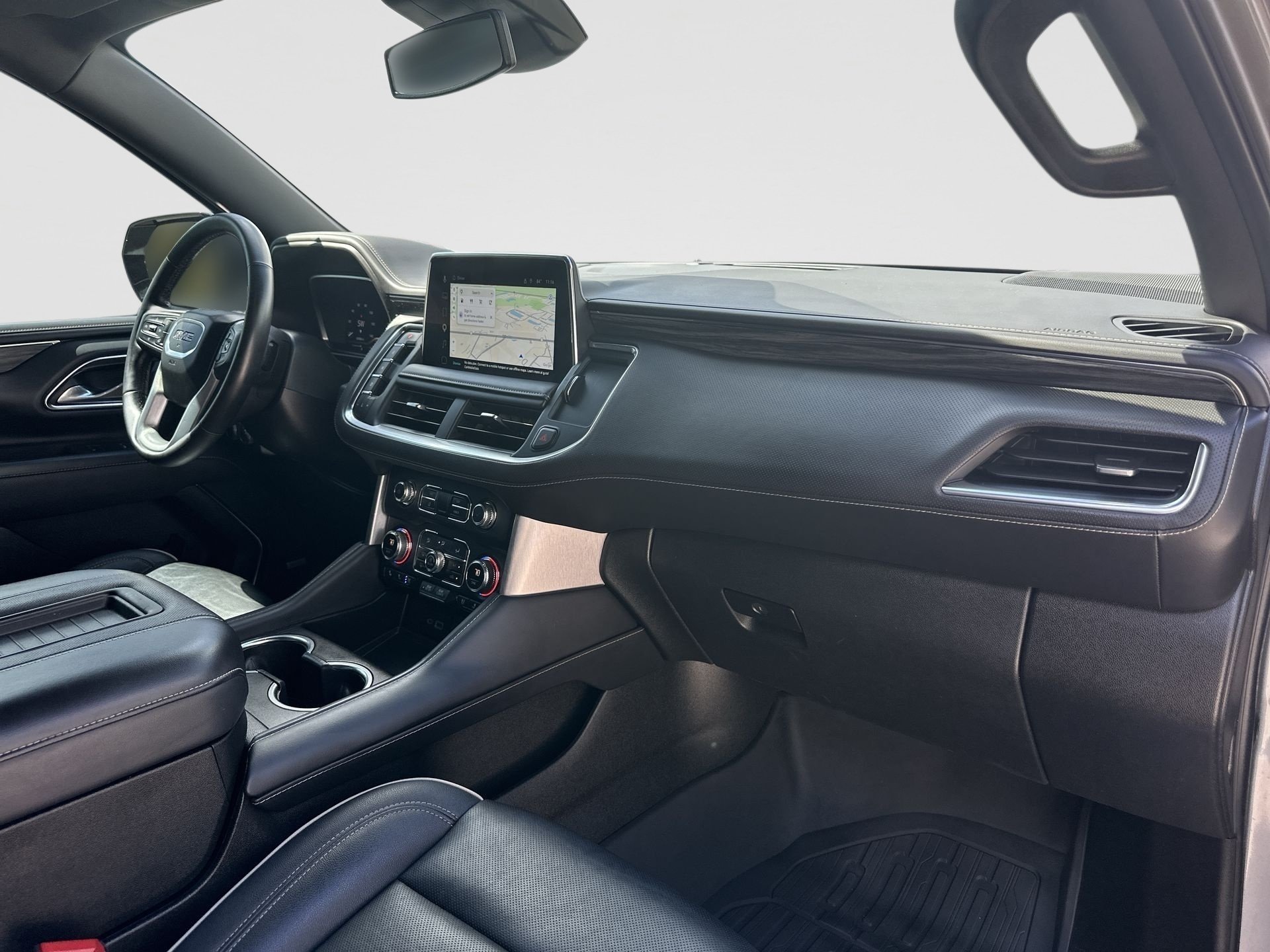 2023 GMC Yukon SLT - Photo 29