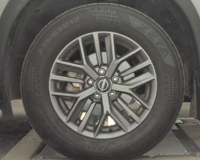 Used 2023 Gray Nissan S image 18