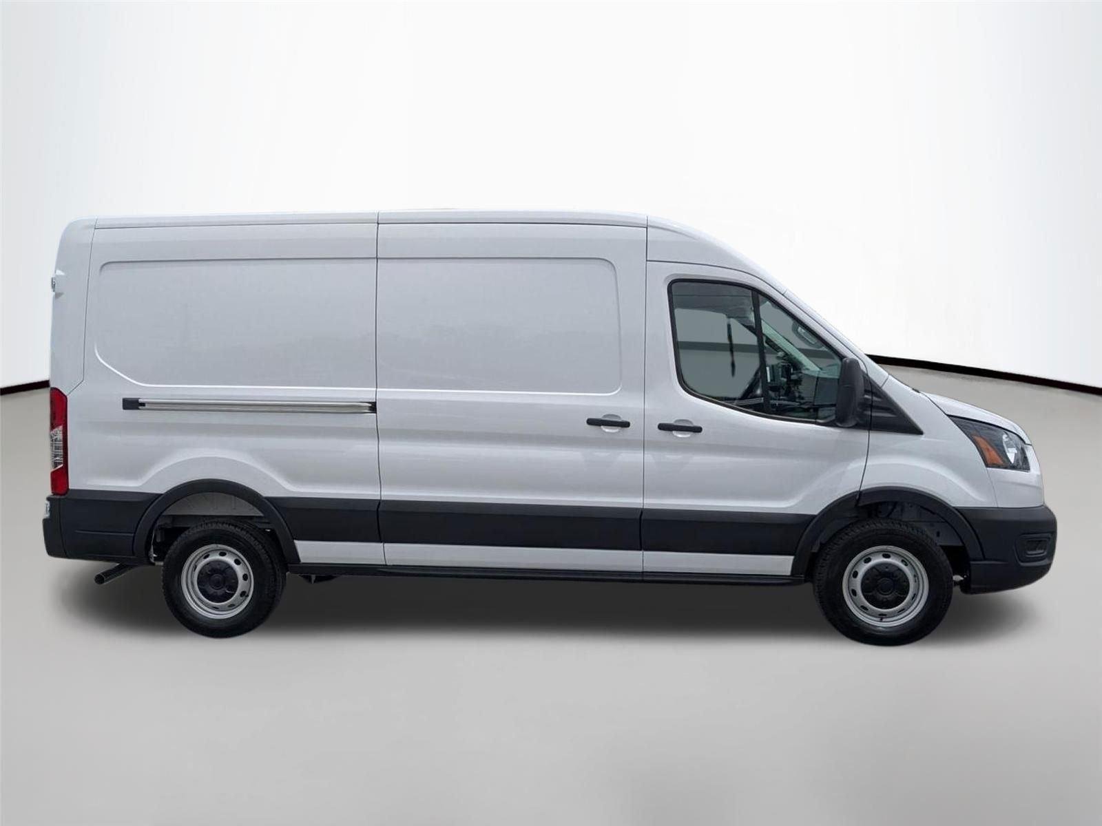 New 2026 Oxford White Ford T250 image 4