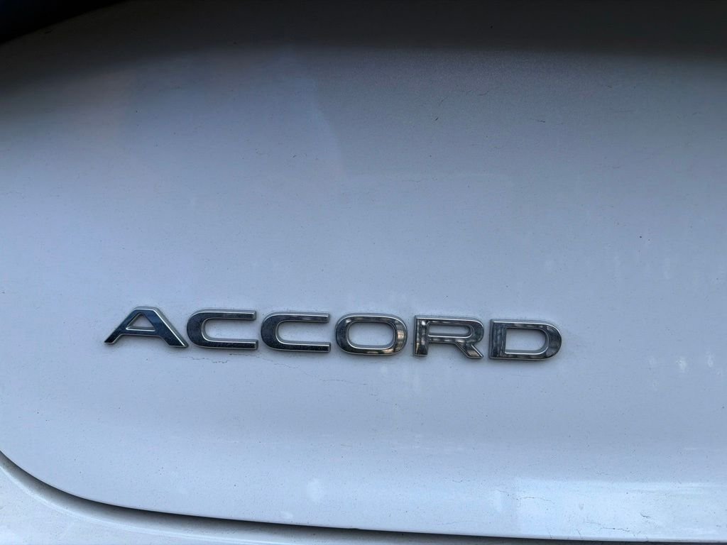 Used 2023 White Honda EX image 20