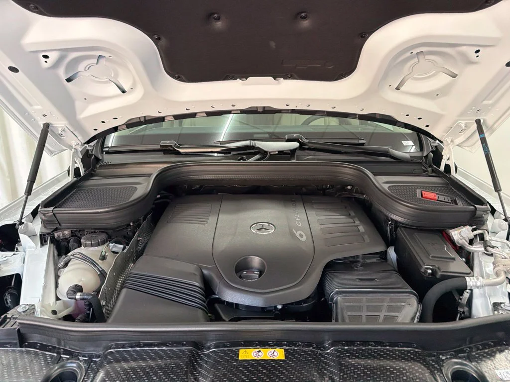 New 2027 White Mercedes-Benz GLS 450 image 32
