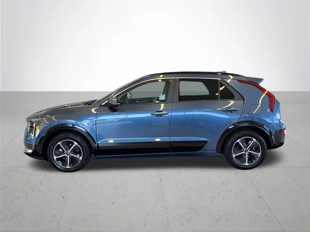 Used 2023 Blue Kia SX image 11