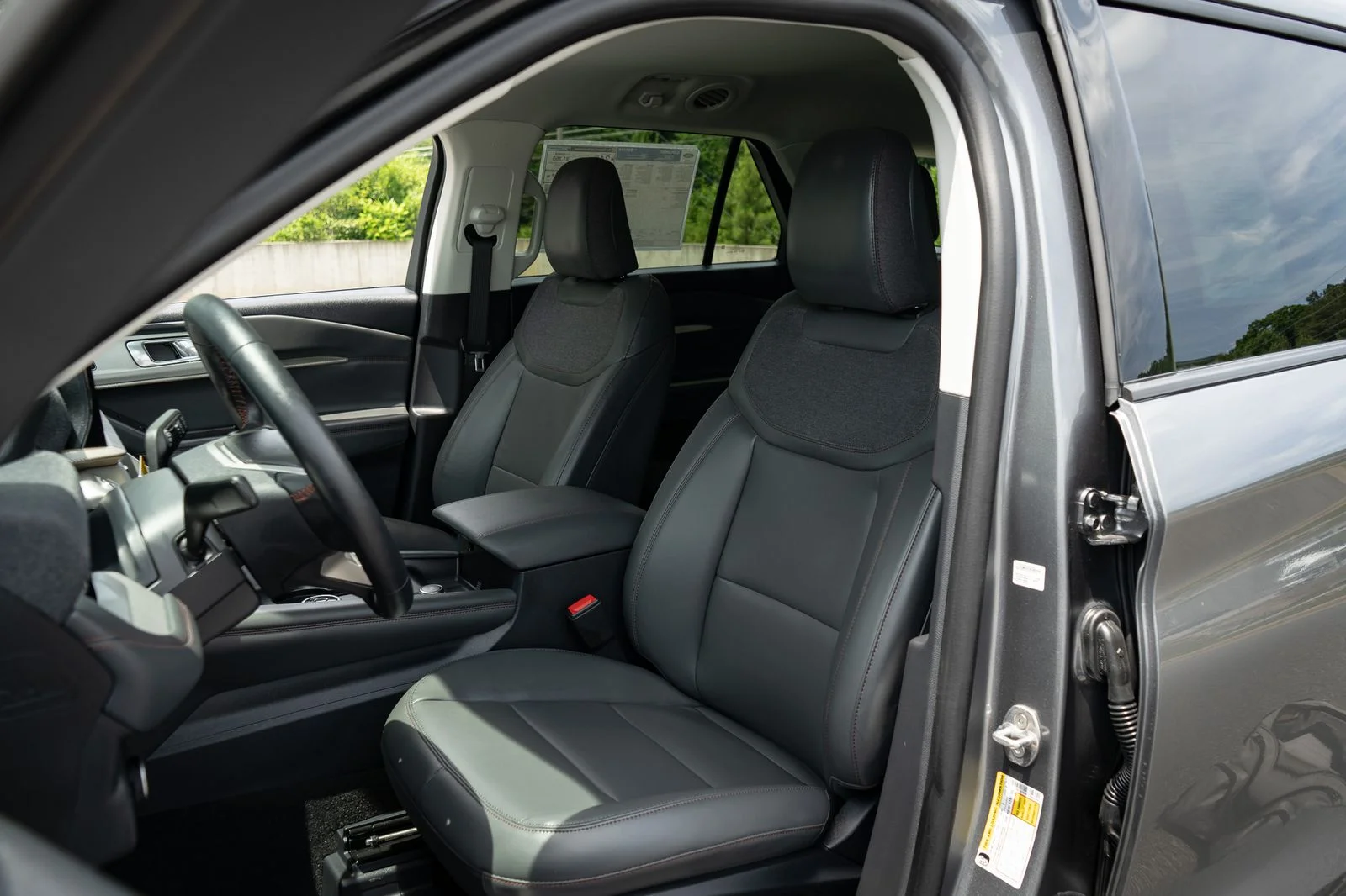 New 2026 Carbonized Gray Metallic Ford Active image 15