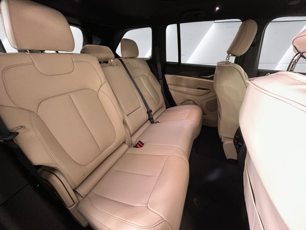 Used 2025 White Jeep Limited image 16
