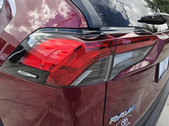 Used 2025 Ruby Flare Pearl Toyota XLE image 26