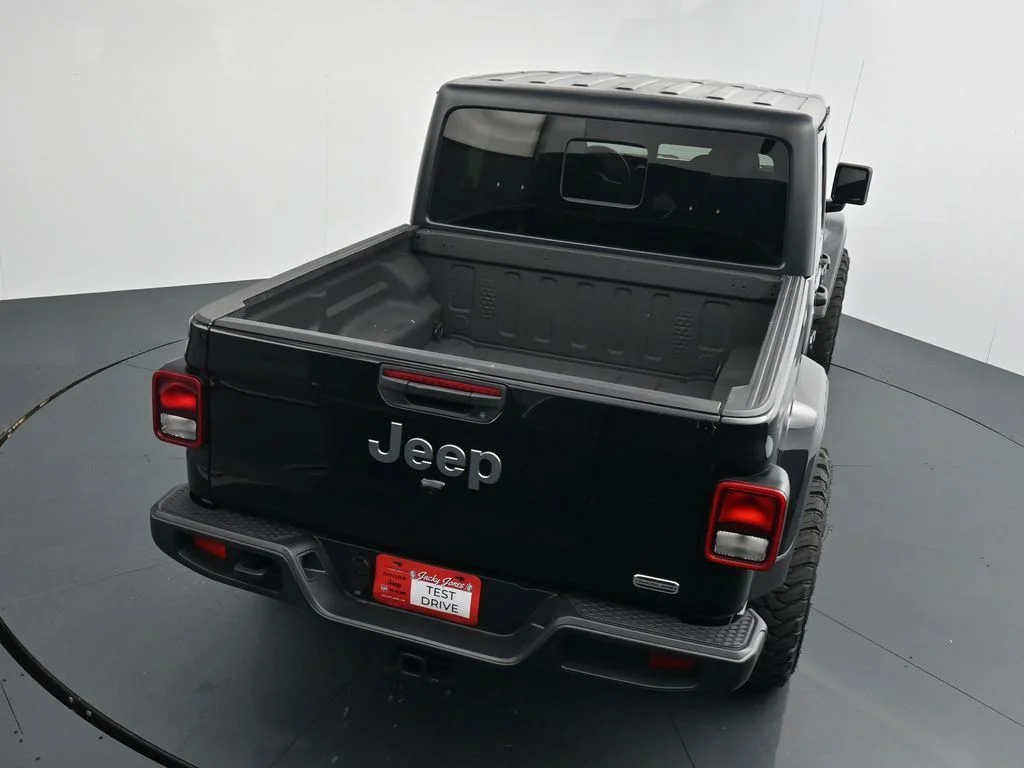 Used 2021 Black Jeep Overland image 14