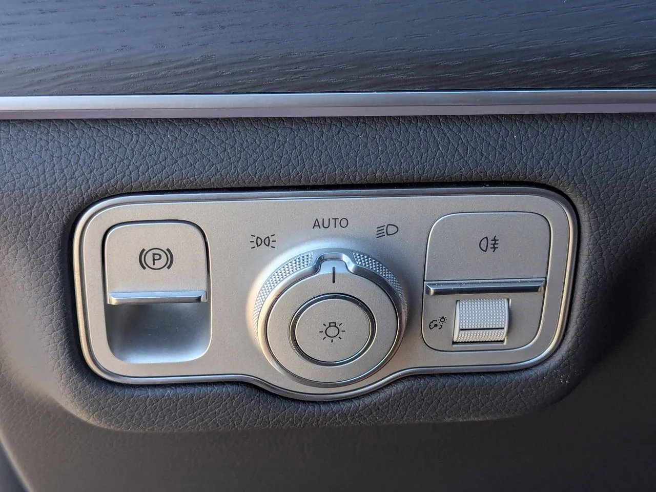 Used 2025  Mercedes-Benz GLE 350 image 32