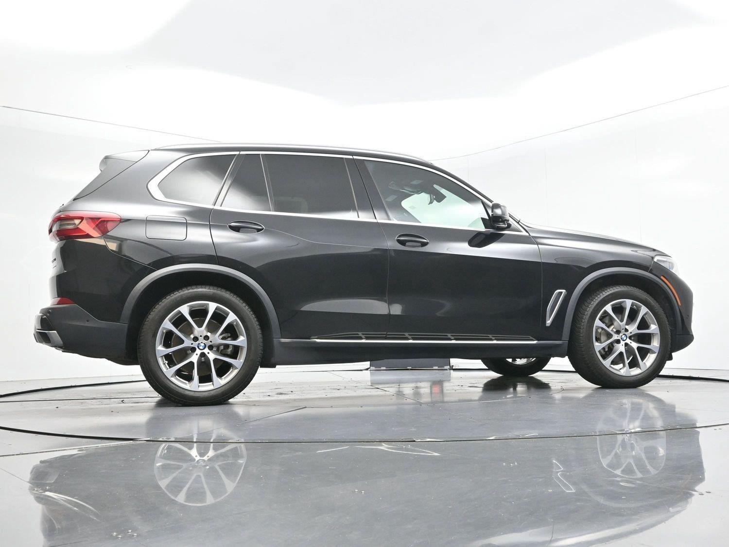 Used 2019 Black Sapphire Metallic BMW xDrive40i image 58