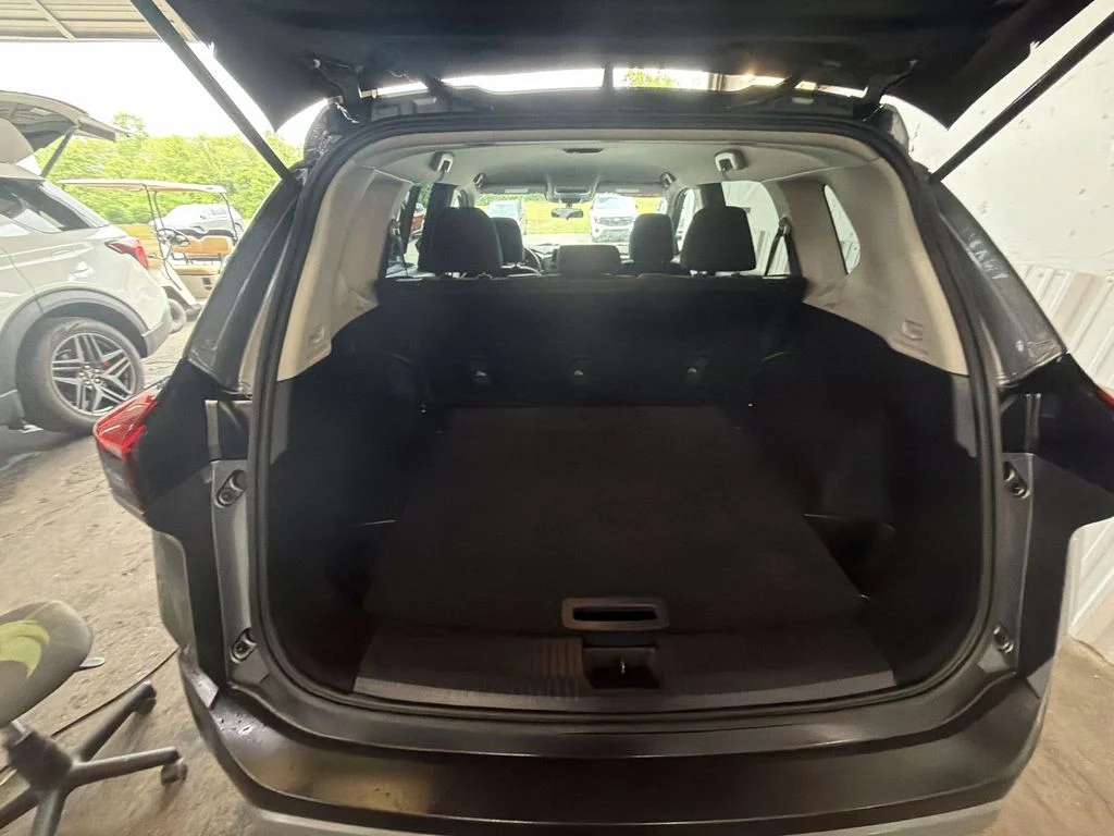 Used 2023 Gray Nissan S image 22