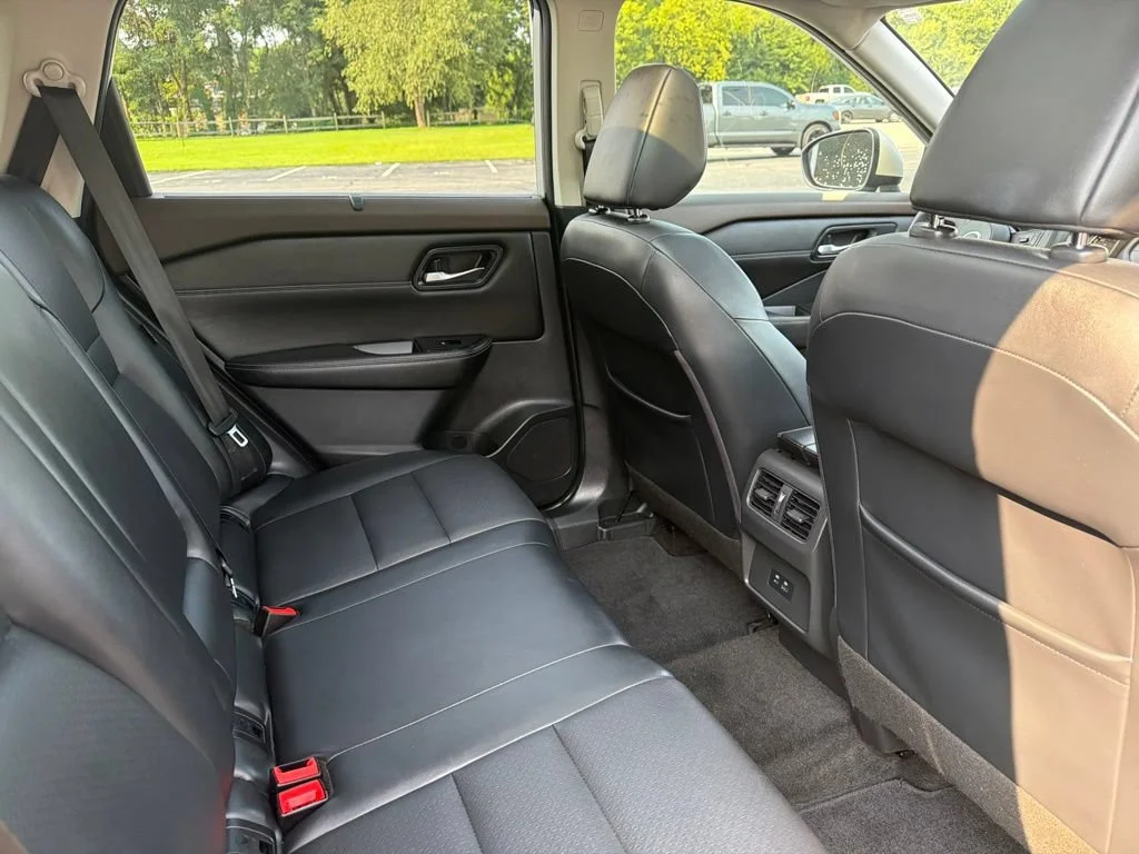 Used 2022 Silver Nissan SV image 13