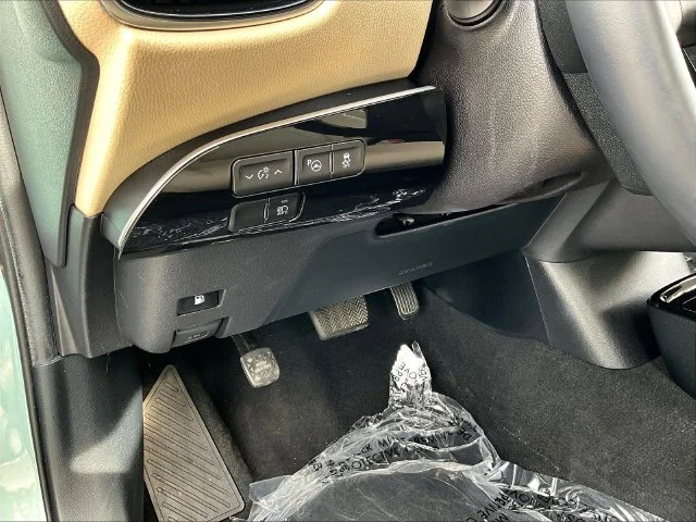 Used 2019 Beige Toyota XLE AWD-e image 24