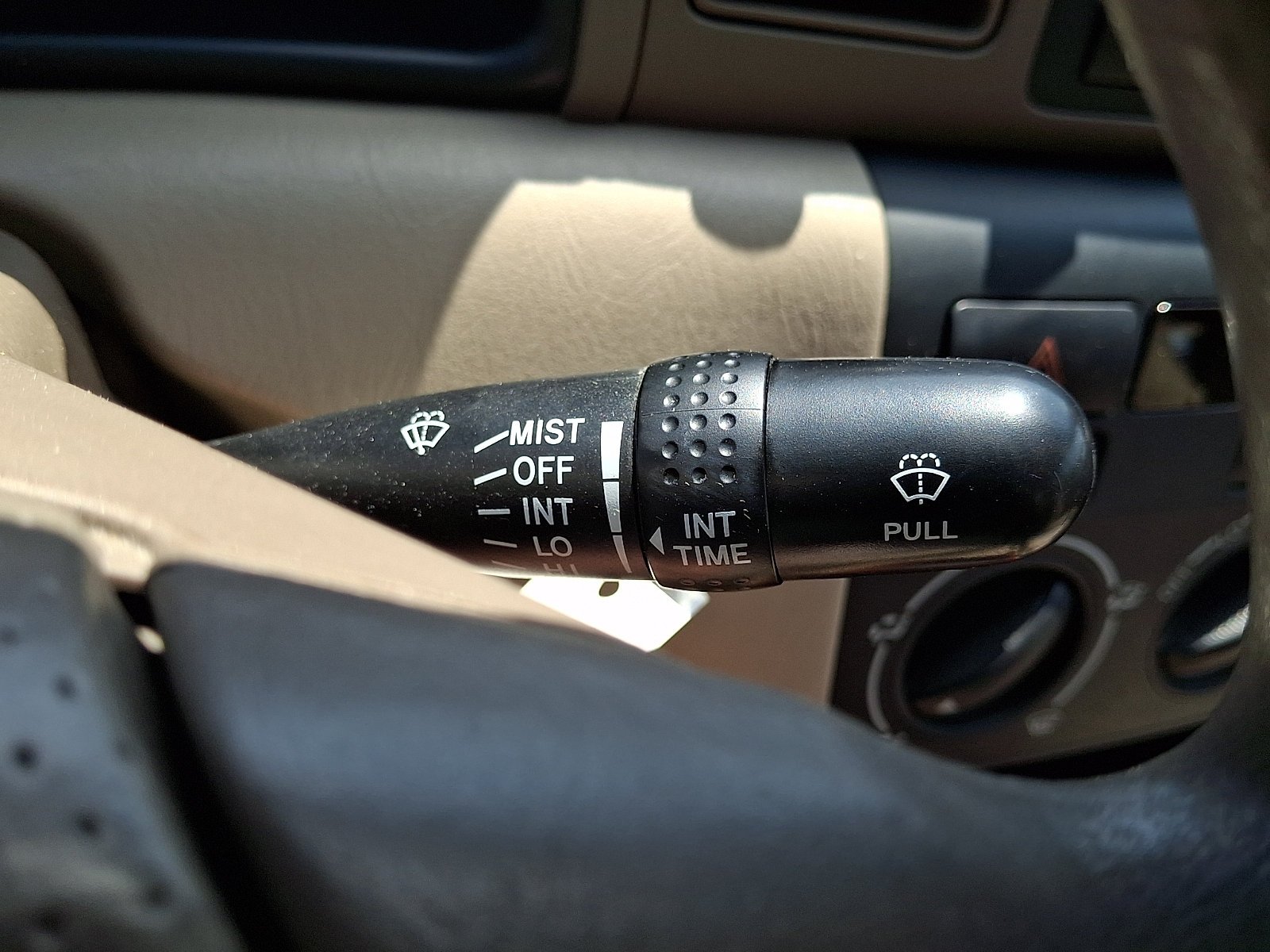 Used 2005 Indigo Ink Pearl Toyota LE image 26