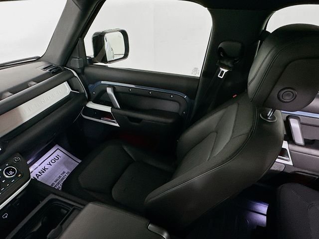 Used 2022  Land Rover X-Dynamic HSE image 24