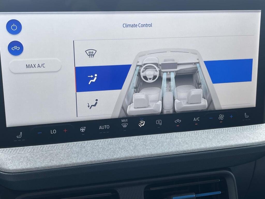 New 2026 Oxford White Ford XLT image 25