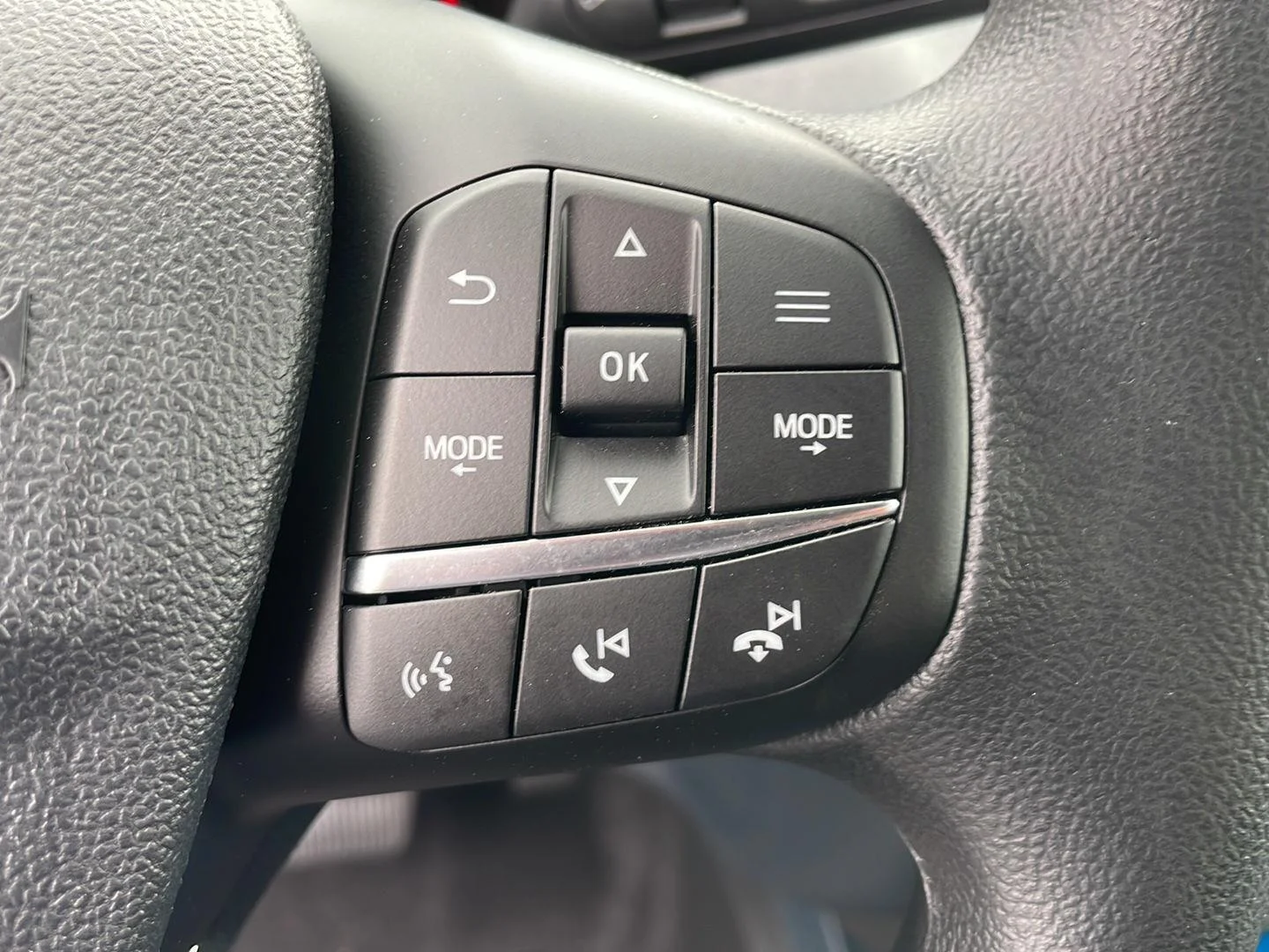 New 2026 Carbonized Gray Metallic Ford XLT image 14