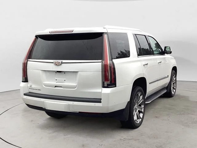 Used 2020 Crystal White Cadillac Luxury image 5