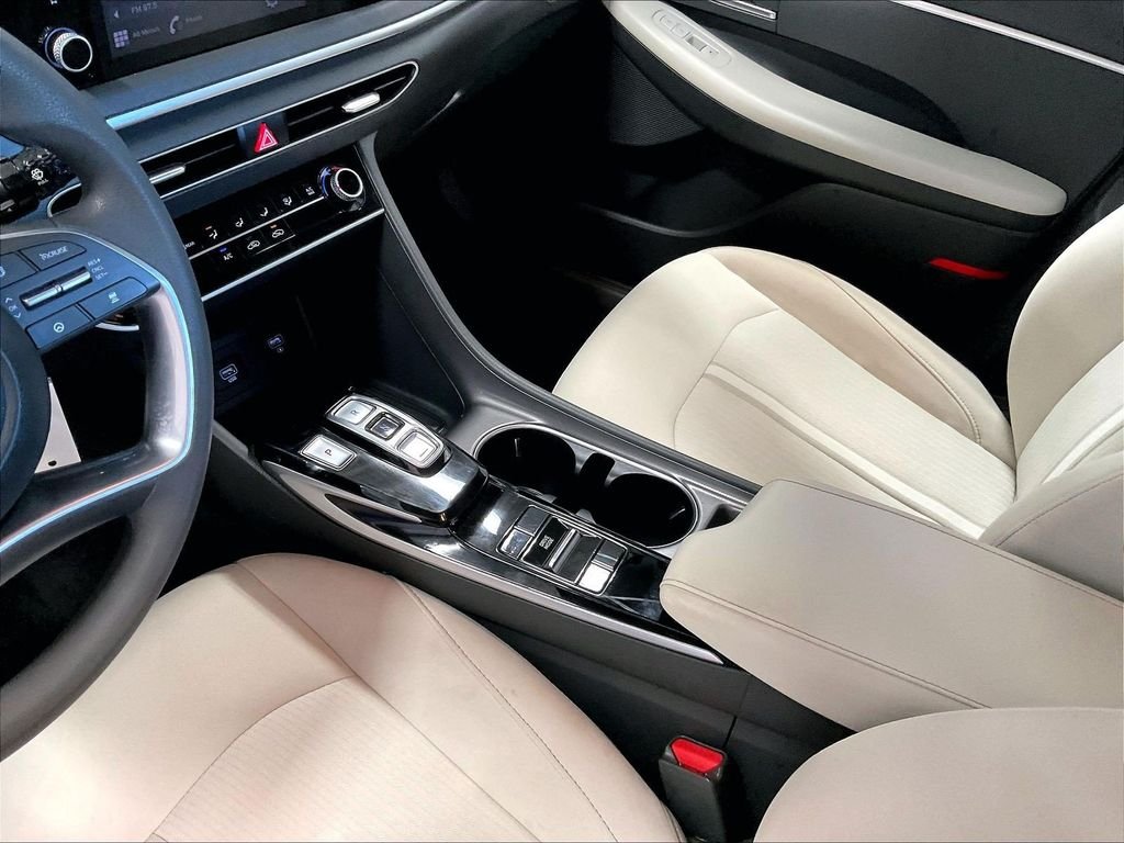 Certified Used 2023 Silver Hyundai SE image 20