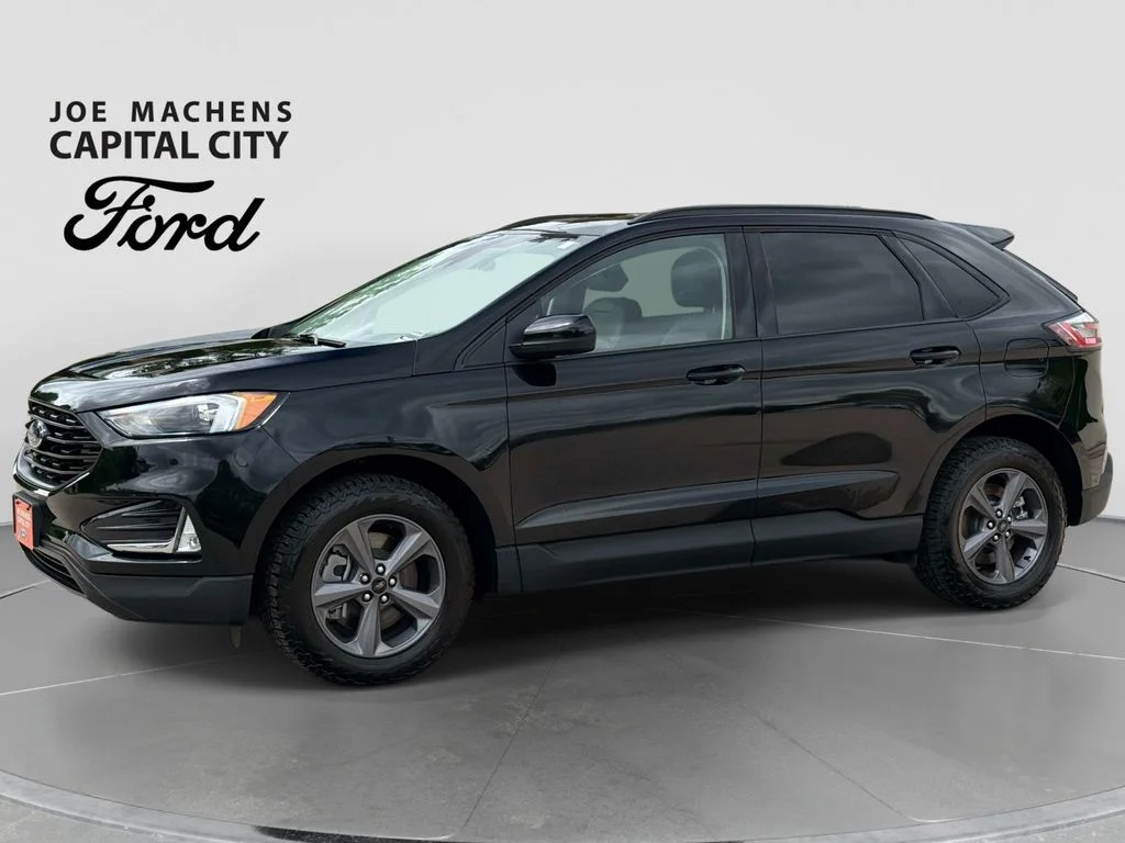 Used 2024 Agate Black Metallic Ford SEL image 9