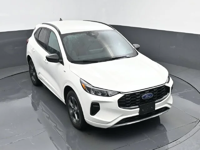 Used 2023 White Metallic Ford ST-Line image 21