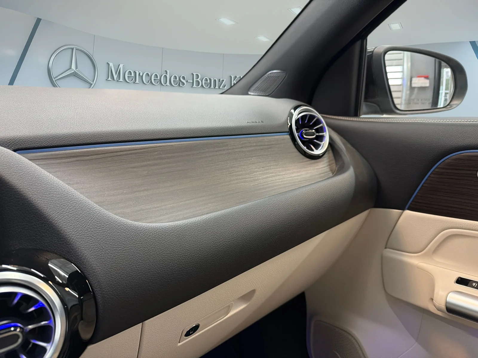 Used 2025  Mercedes-Benz GLA 250 4MATIC SUV image 19