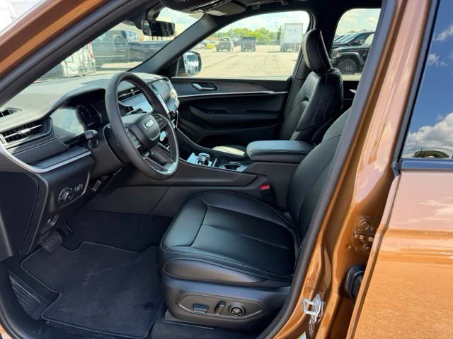 New 2027 Orange Jeep Limited image 12