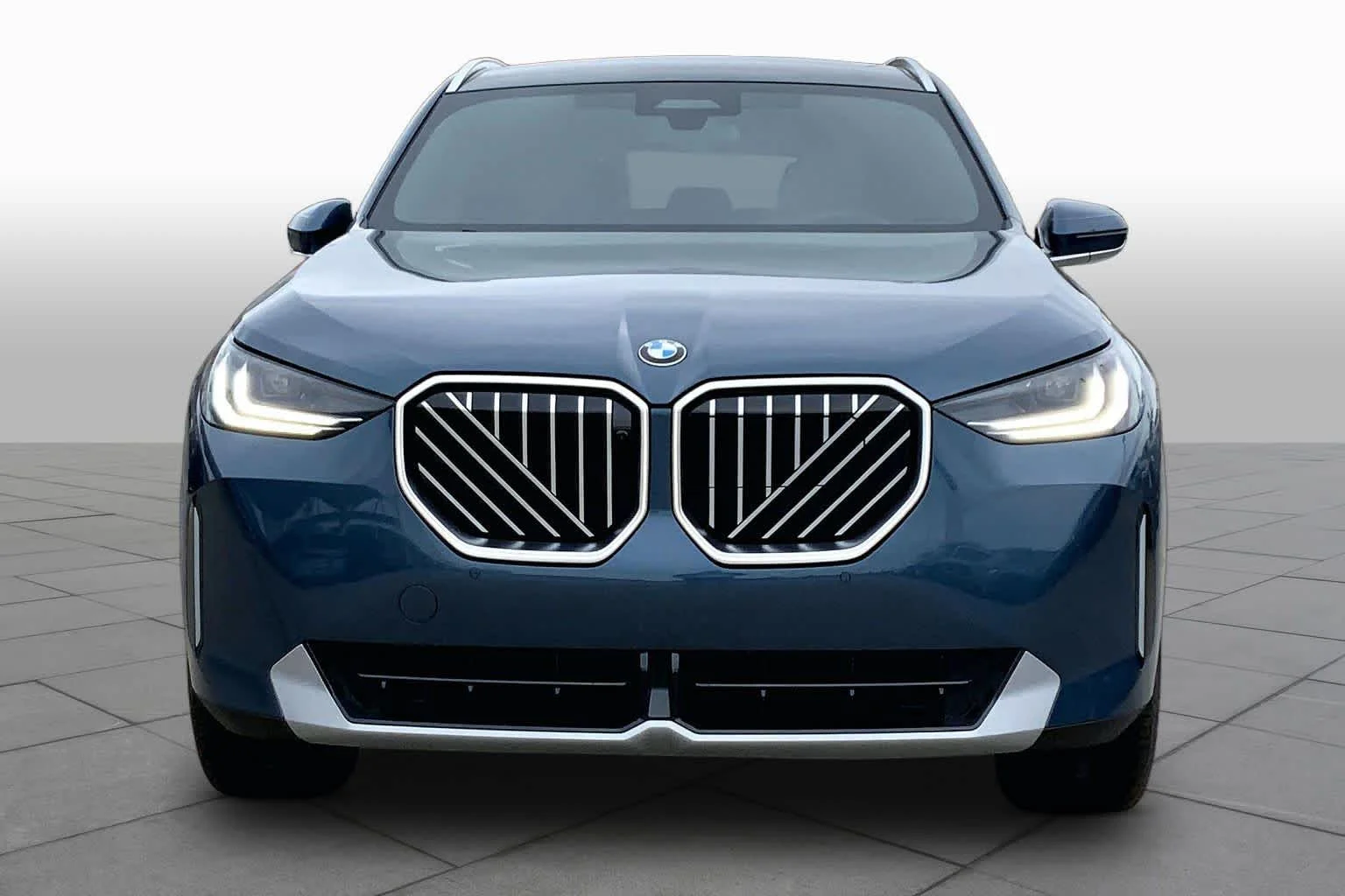 New 2026 Arctic Race Blue Metallic BMW 30 xDrive image 3
