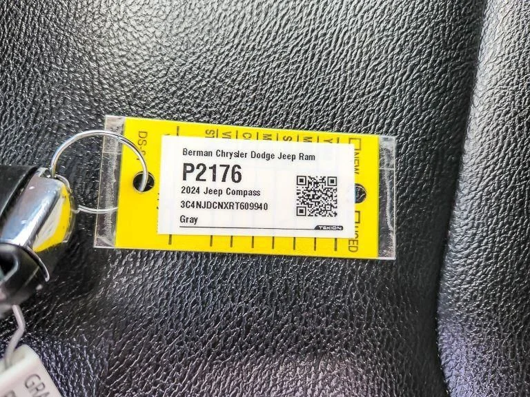 Certified Used 2024 Gray Jeep Limited image 25