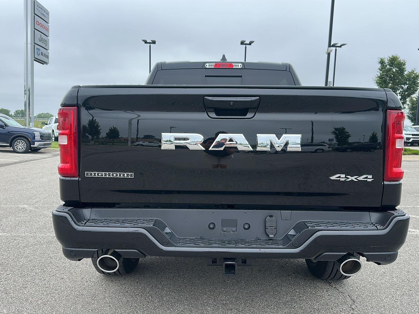 New 2026 Diamond Black Crystal Pearl-Coat Exterior Paint RAM Big Horn image 3