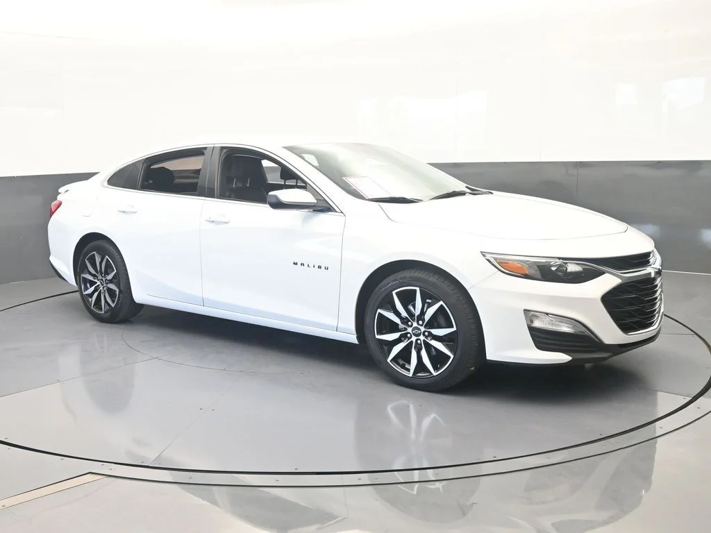 Used 2024 Summit White Chevrolet RS image 7