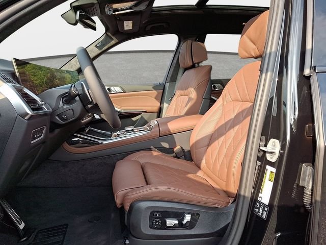 New 2027 Black Sapphire Metallic BMW xDrive40i image 11