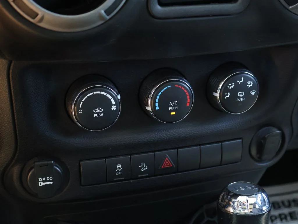Used 2014 Blue Jeep Unlimited Sport image 32