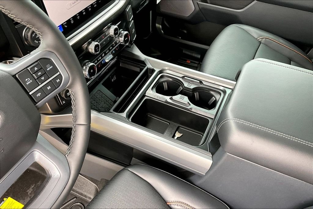 New 2026 Ford Super Duty F-250 Lariat 4D Crew Cab