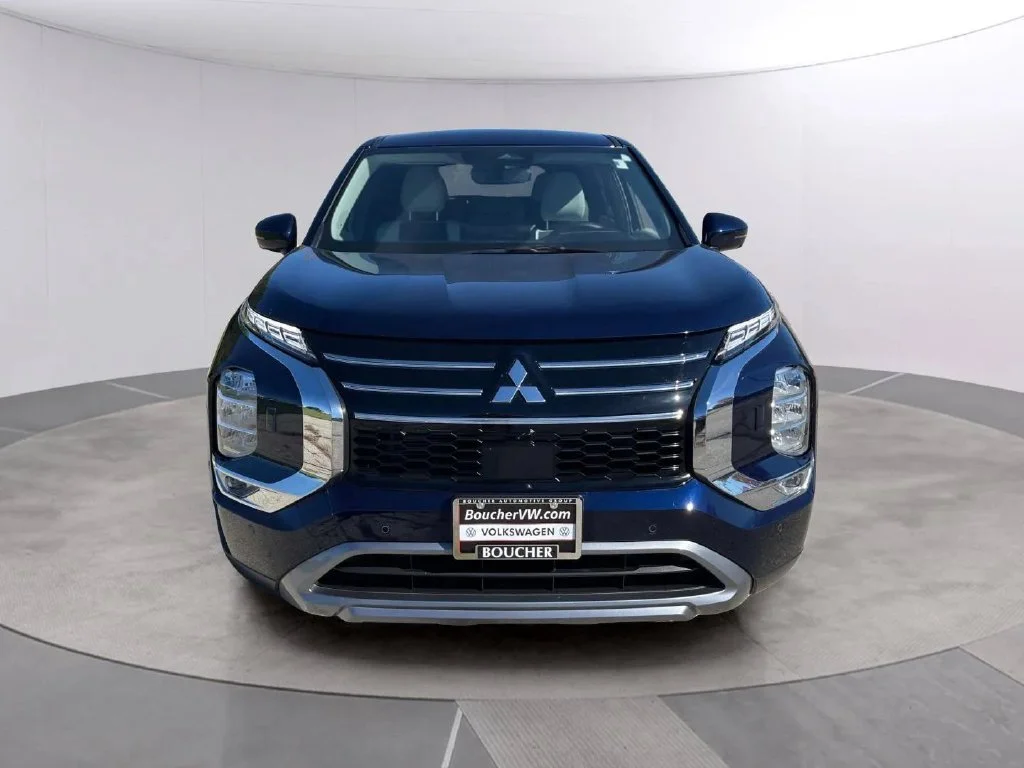 Used 2025 Cosmic Blue Metallic Mitsubishi  image 8
