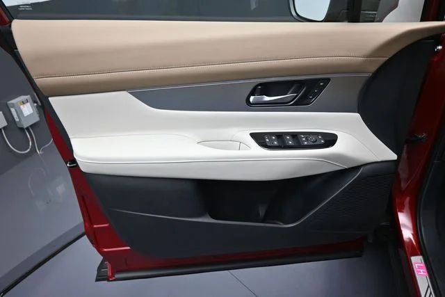 New 2026 Scarlet Ember Tintcoat Nissan Platinum image 9